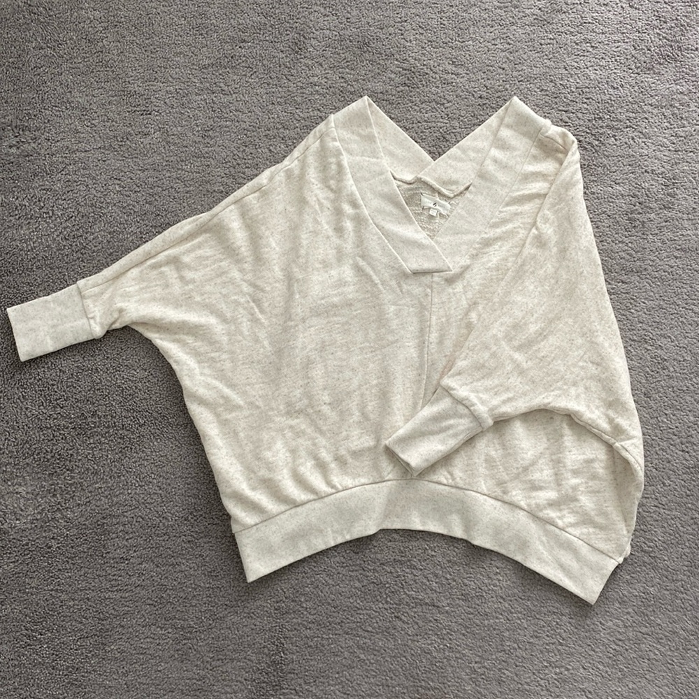 Lou & Grey oversized v neck sweatshirt xs/s